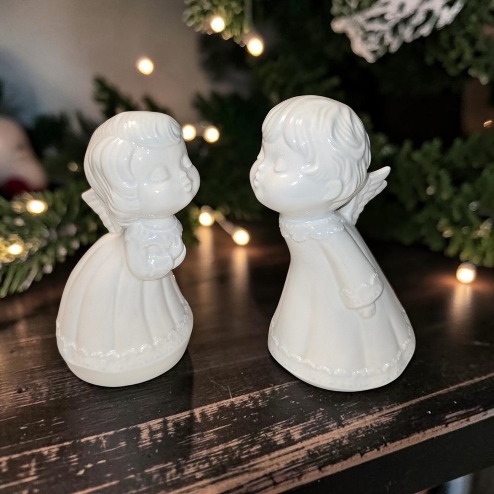Vintage 1979 White Ceramic Kissing Angels Boy Girl Figurines Set Signed Holidays